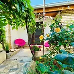 Lovely Flower Small House For Two By The Sea Appartamento Jezera