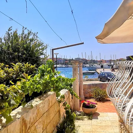 Lovely Flower Small House For Two By The Sea Apartment