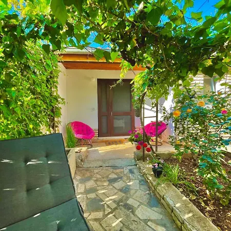 Appartement Lovely Flower Small House For Two By The Sea *