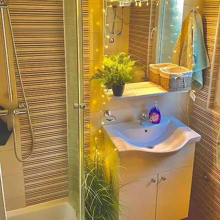 Lovely Flower Small House For Two By The Sea Jezera