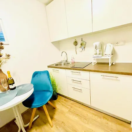 Appartamento Lovely Flower Small House For Two By The Sea Jezera