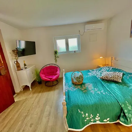 Appartamento Lovely Flower Small House For Two By The Sea Jezera