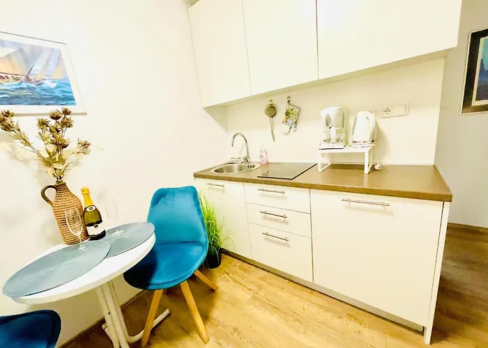 Appartement Lovely Flower Small House For Two By The Sea Jezera