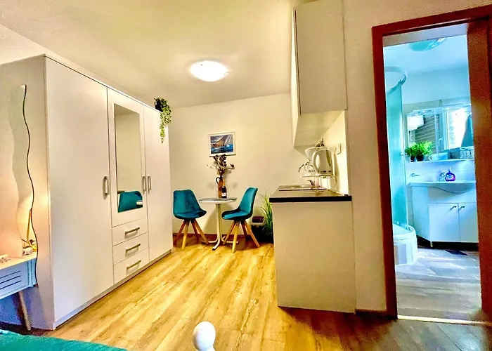 Lovely Flower Small House For Two By The Sea Appartement