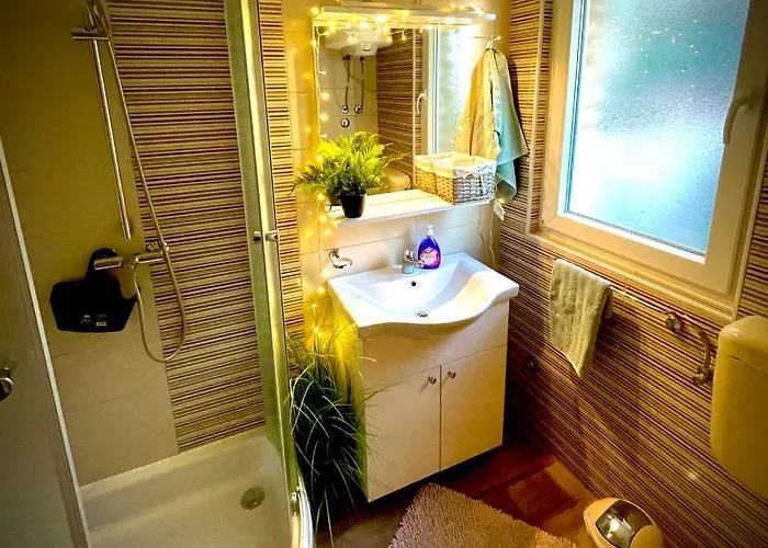 Lovely Flower Small House For Two By The Sea