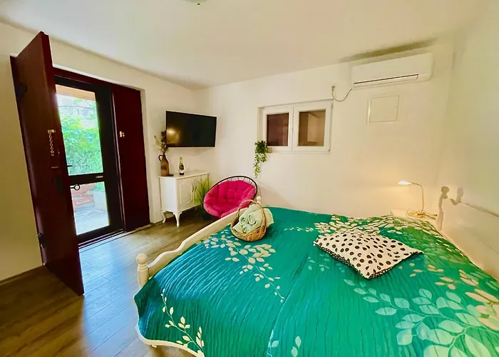 Lovely Flower Small House For Two By The Sea Appartement